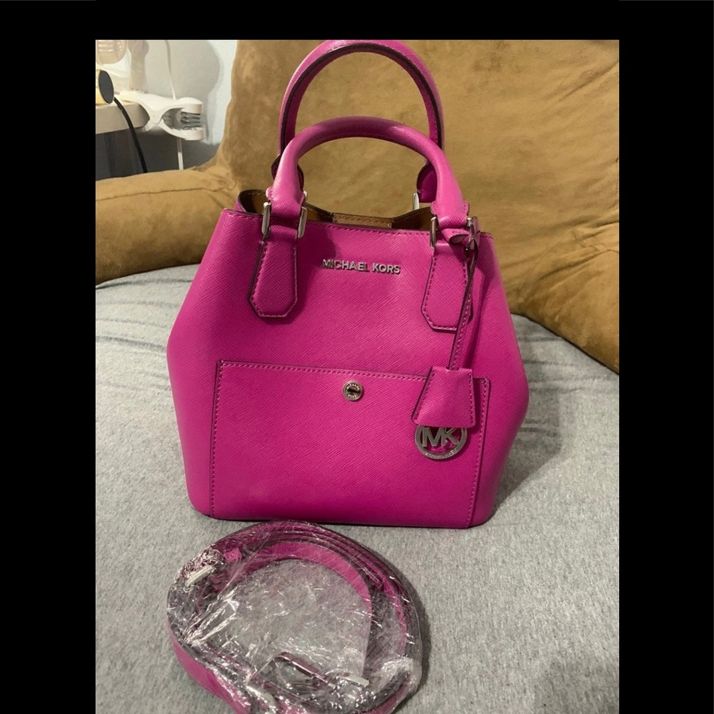 MK greenwich bucket bag